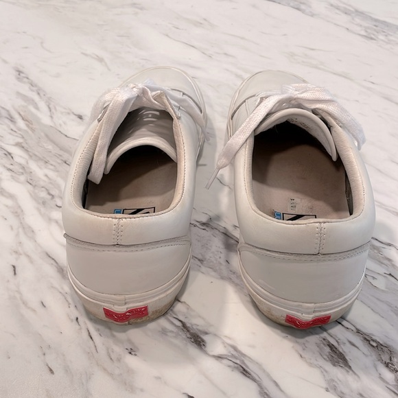 Vans Shoes With Ultra Cushion - Picture 2 of 3